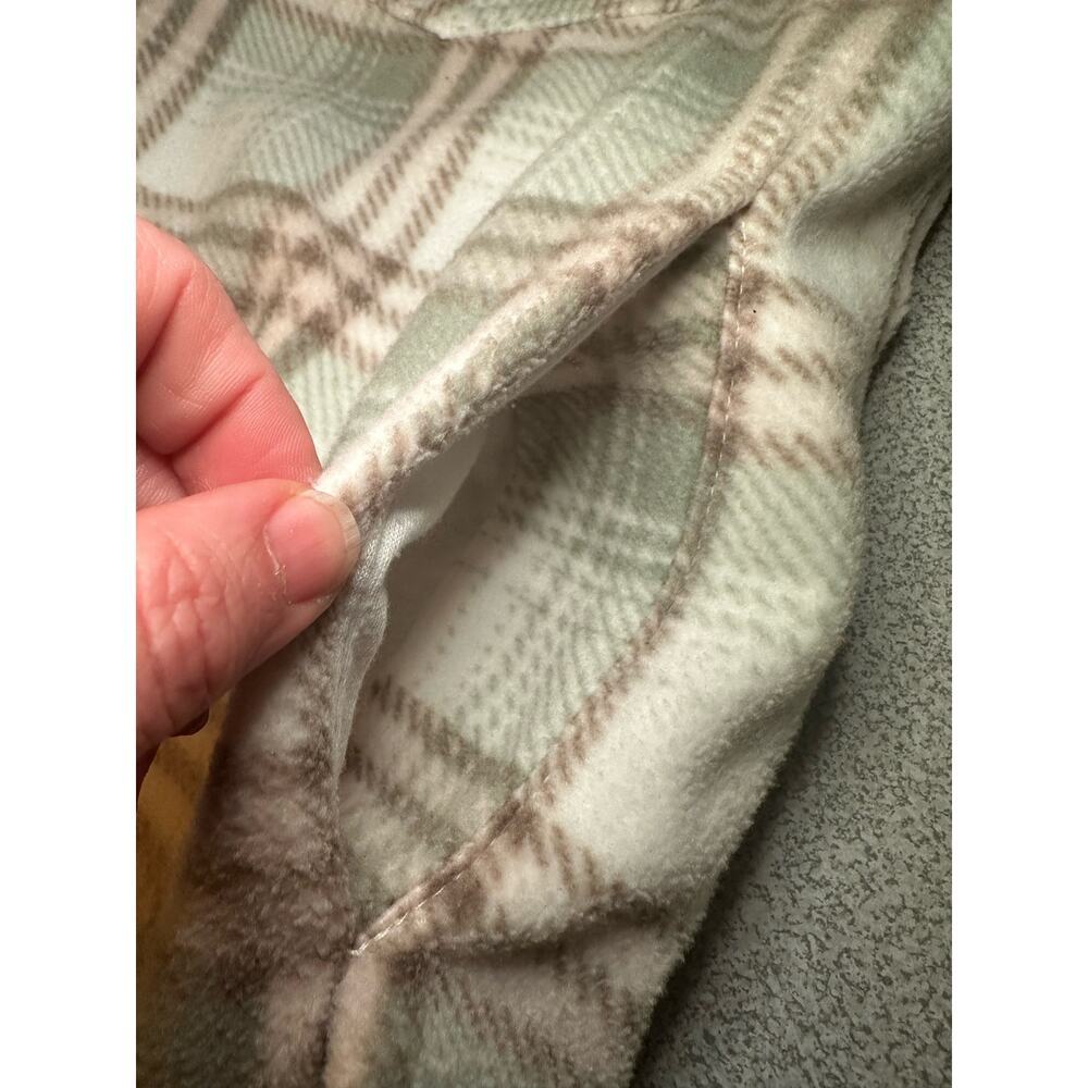 Thread & Supply | Medium |‎ Plaid Flannel Shacket heavyweight unlined - Picture 4 of 7